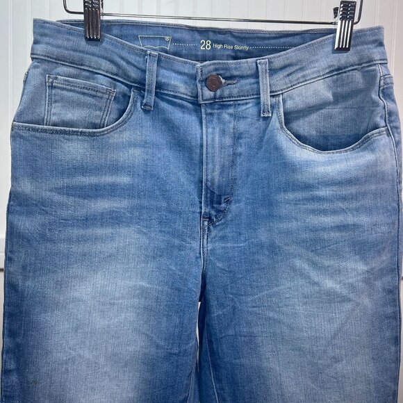 Levi's Women's High Rise Skinny Jeans Size 28 Light Wash Blue Denim Stretch - Picture 4 of 8